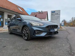 Ford Focus Turnier ST-Line Bild 1