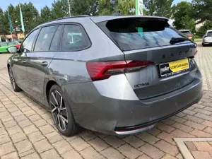 Skoda Octavia Combi SportLine TSI DSG Matrix ACC PDC Bild 5