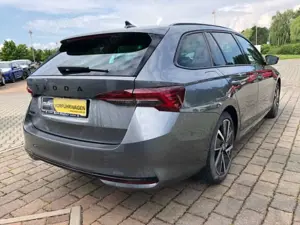 Skoda Octavia Combi SportLine TSI DSG Matrix ACC PDC Bild 4