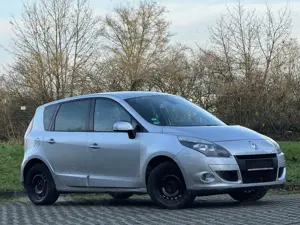 Renault Scenic Scenic 2.0 16V 140 CVT Bose Edition guter Zustand