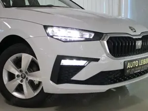 Skoda Scala 1.0 TSI Selection LED/RFK/SHZ/LANE Navi Bild 4