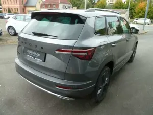 Skoda Karoq KAROQ SPORTLINE 1.5 TSI DSG MATRIX-LED AHZV NAVI Bild 2