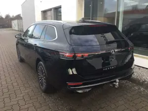 Volkswagen Passat Variant 2.0 TDI DSG SCR Elegance AHK Navi Bild 3