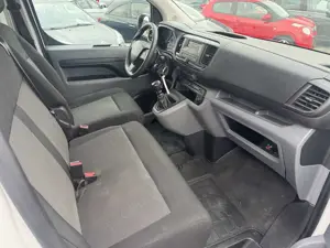 Citroen Jumpy Kombi M 1,5  - 88 kW Blue-HDI / 9 Sitzer Bild 2