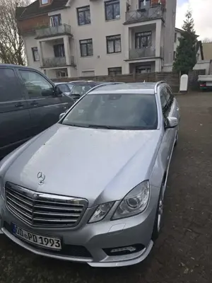 Mercedes-Benz E 200 T CGI BlueEFFICIENCY Automatik Elegance