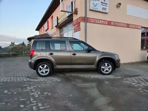 Skoda Yeti Active**82Tkm**S+W Räder** Bild 3