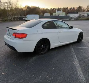 BMW 320 320d Coupe Aut. M Sport Edition Bild 3