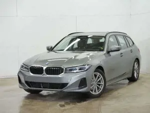 BMW 318 i Touring*DrivAProf*Sportsitze*AHK*Head-Up*