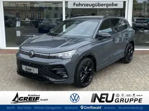 Volkswagen Tiguan R-Line 1.5 eTSI DSG R-Line*LED*NAVI*AHZV*