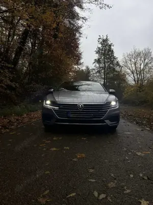 Volkswagen Arteon 2.0 TSI DSG R-Line
