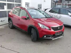 Peugeot 2008 Peugeot 2008 Allure PT110 Navi/SHZ/PANO Bild 3
