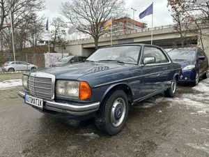 Mercedes-Benz 230 230 C OLDTIMER Bild 2