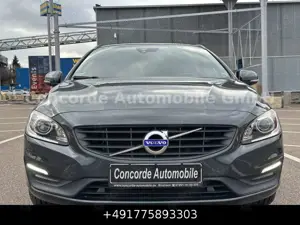 Volvo V60 Kombi Linje  BI-XENON RFK AUTOMATIK SHZ AHK Bild 2