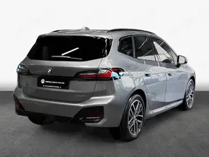 BMW 220 220i Active Tourer Aut. 115 kW, 5-türig Bild 2