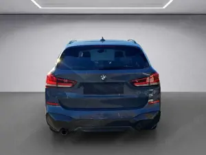 BMW X1 sDrive 18i Automatik M Sport AHK Bild 4