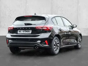 Ford Focus Titanium 125PS FAP Winter Parking Bild 2