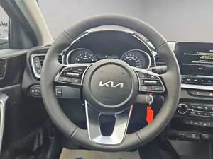 Kia Ceed SW / cee'd SW 1,0 Vision Komfort Klimaaut Navi SHZ Kamera PDC Bild 4