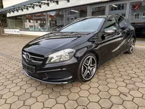 Mercedes-Benz A 180 A 180 BlueEfficiency AMG PANORAMA 18LM PDC NOGHT