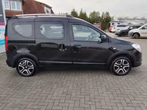 Dacia Dokker 1.2 TCe Stepway Celebration/1.Hnd./Navi/PDC/SHZG Bild 4