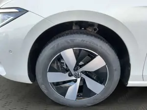 Volkswagen Passat Business 1,5 l eTSI OPF 110 kW (150 PS) 7-Gang-Do Bild 5