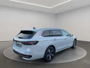 Volkswagen Passat Business 1,5 l eTSI OPF 110 kW (150 PS) 7-Gang-Do Bild 3