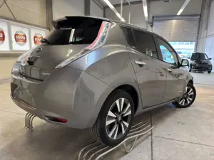 Nissan Leaf Tekna 30kwh Leder Navi 360°Kamera Bild 5