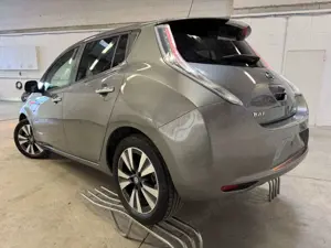 Nissan Leaf Tekna 30kwh Leder Navi 360°Kamera Bild 3