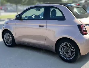 Fiat 500 500e 42kWh la Prima 118 PS