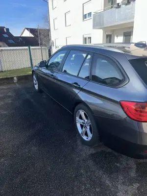 BMW 320 320d Touring Blue Performance