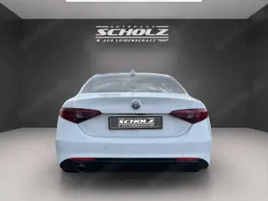 Alfa Romeo Giulia MY18 Super 2.2 Diesel 16V 110kW (15 Bild 3