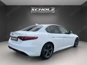 Alfa Romeo Giulia MY18 Super 2.2 Diesel 16V 110kW (15 Bild 4