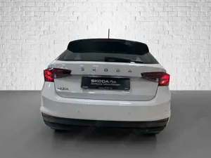 Skoda Fabia 1.0 TSI Schaltgetriebe - Active Spur SHZ Bild 4