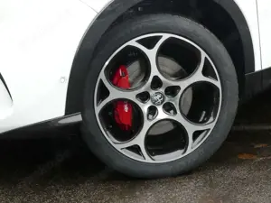 Alfa Romeo Tonale Veloce 1.3T MultiAir PlugIn-Hybrid Q4 Bild 3