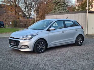 Hyundai i20 blue YES! 1.2 *1.Hand*Viele Extras*