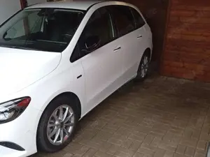 Mercedes-Benz B 250 B 250 e 8G-DCT Progressive