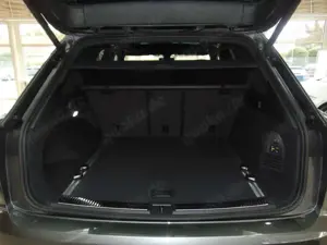 Volkswagen Touareg R-Line Black-Style Standhzg./Modellj. 25 Bild 4