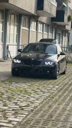 BMW 320 320i E93