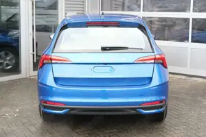 Skoda Scala 1.0 TSI DSG Selection AHK Kamera LED App-Navi S... Bild 4