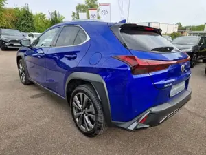 Lexus UX 300h F SPORT Navi Digitales Cockpit LED Blendfreies Fer Bild 3