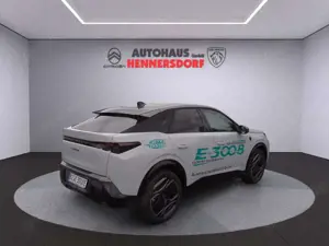 Peugeot 3008 Elektro 210 GT Bild 3