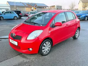 Toyota Yaris 1.3 TÜV/Klima/Navi/Sitzh