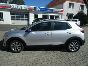 Kia Stonic 1.2 Vision  KLIMAAUTOMATIK SITZHEIZUNG LM-FELGEN Bild 2