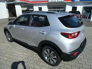 Kia Stonic 1.2 Vision  KLIMAAUTOMATIK SITZHEIZUNG LM-FELGEN Bild 3