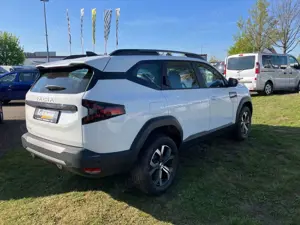 Dacia Bigster TCe 140 Expression sofort Bild 5