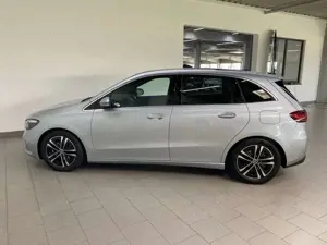 Mercedes-Benz B 200 PROGRESSIVE+PANO+KEYLESS+MULTIBEAM+KAMERA Bild 2