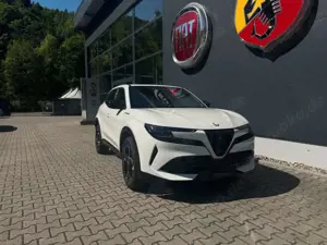 Alfa Romeo Junior Ibrida 1.2MHEV Speciale+TECH-PAKET+MATRIX
