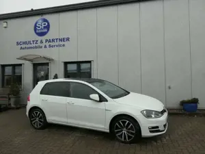 Volkswagen Golf VII Lim. Cup BMT 2.Hd. AHK, Navi, Schiebed.