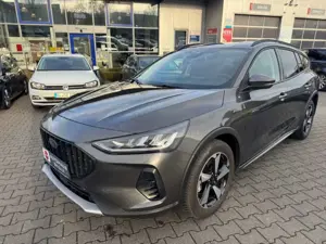 Ford Focus Turnier Active X HUD Navi Digitales Cockpit LED AC