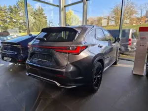 Lexus NX 350h E-FOUR F SPORT AHK HUD Sportpaket AD AHK-abnehmbar Bild 4