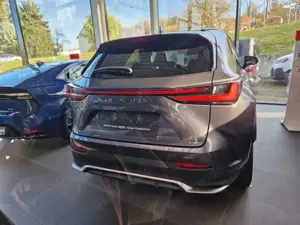 Lexus NX 350h E-FOUR F SPORT AHK HUD Sportpaket AD AHK-abnehmbar Bild 3